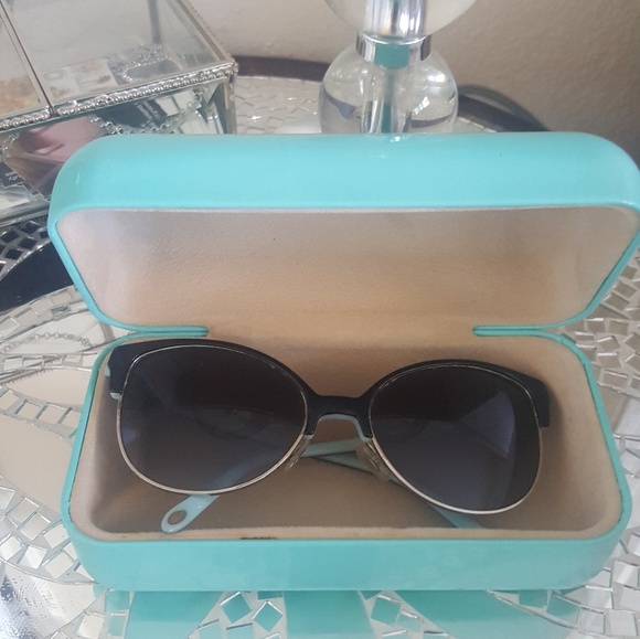 Accessories - Sunglasses Accessories - Sunglasses